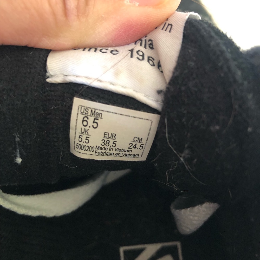 Vans - Picture 4 of 5